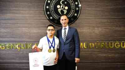 Çekya’da düzenlenen Özel Sporcular Down Tenis Avrupa Şampiyonası’nda, Mersinli özel
