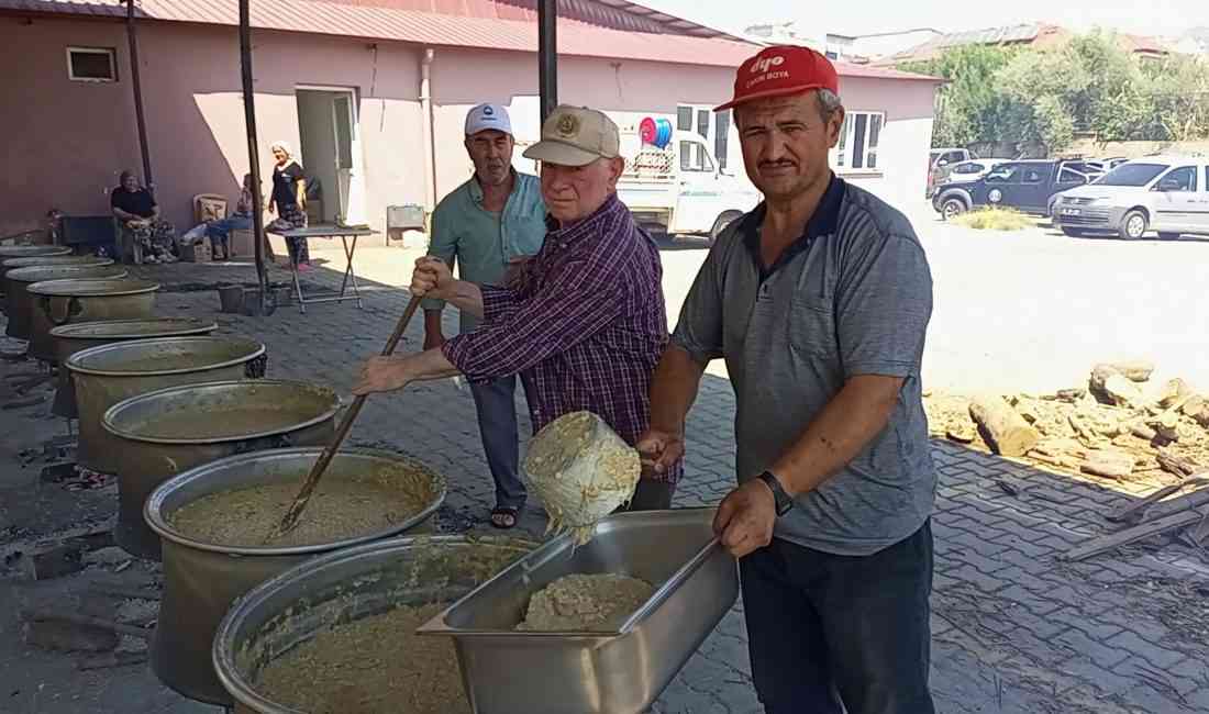 Aydın’ın Nazilli ilçesinde geleneksel hale gelen keşkek hayrı ve yağmur
