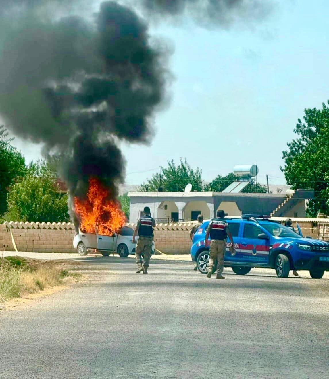 Şanlıurfa’nın Geçittepe Mahallesi’nde, akraba iki aile arasında alacak meselesi yüzünden