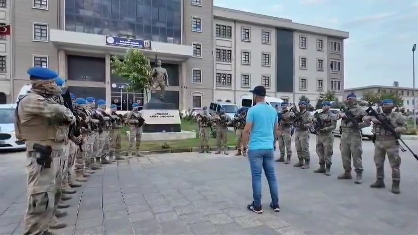 Şanlıurfa’da, terör örgütü DEAŞ’a yönelik düzenlenen başarılı bir operasyonda 8