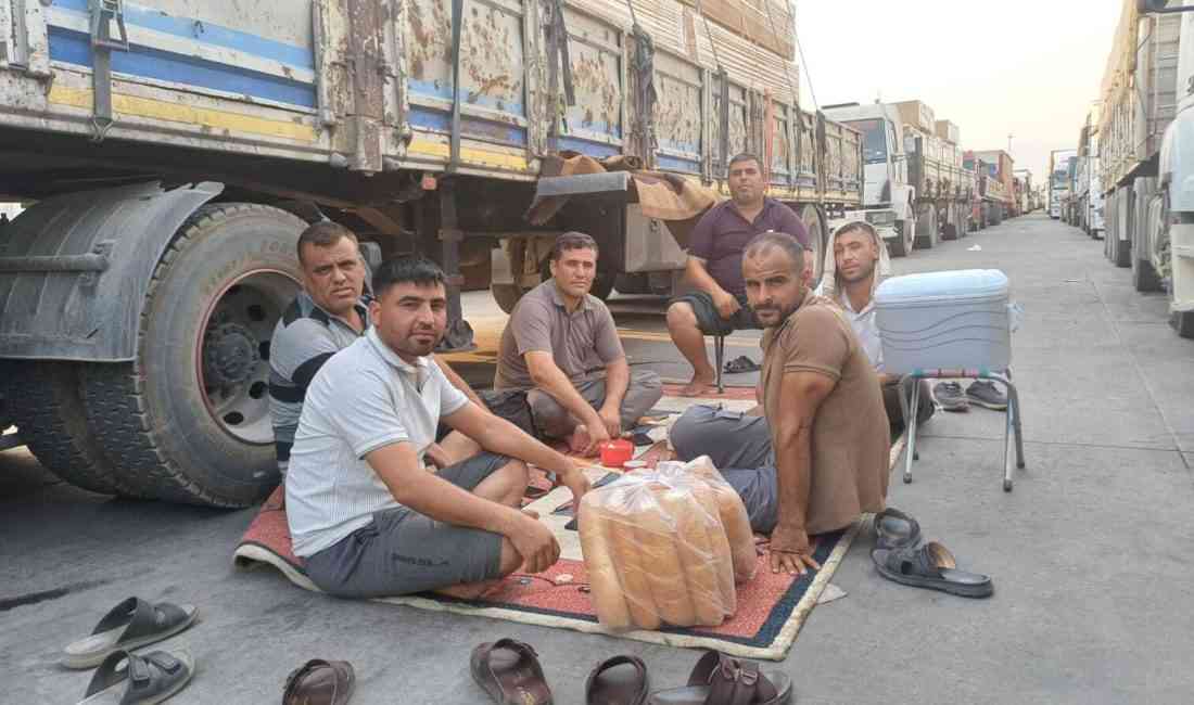 Şırnak’ın Silopi ilçesinde, Meteoroloji 15. Bölge Müdürlüğü’ne göre sıcaklık 49