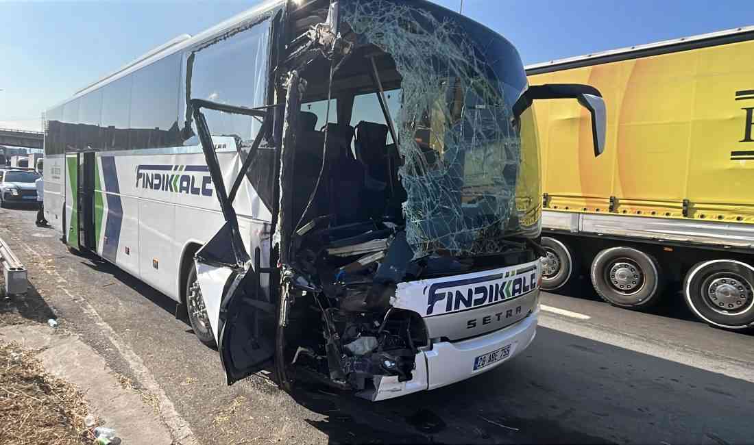 Kocaeli’nin Gebze ilçesinde, TEM Otoyolu İstanbul istikametinde meydana gelen trafik