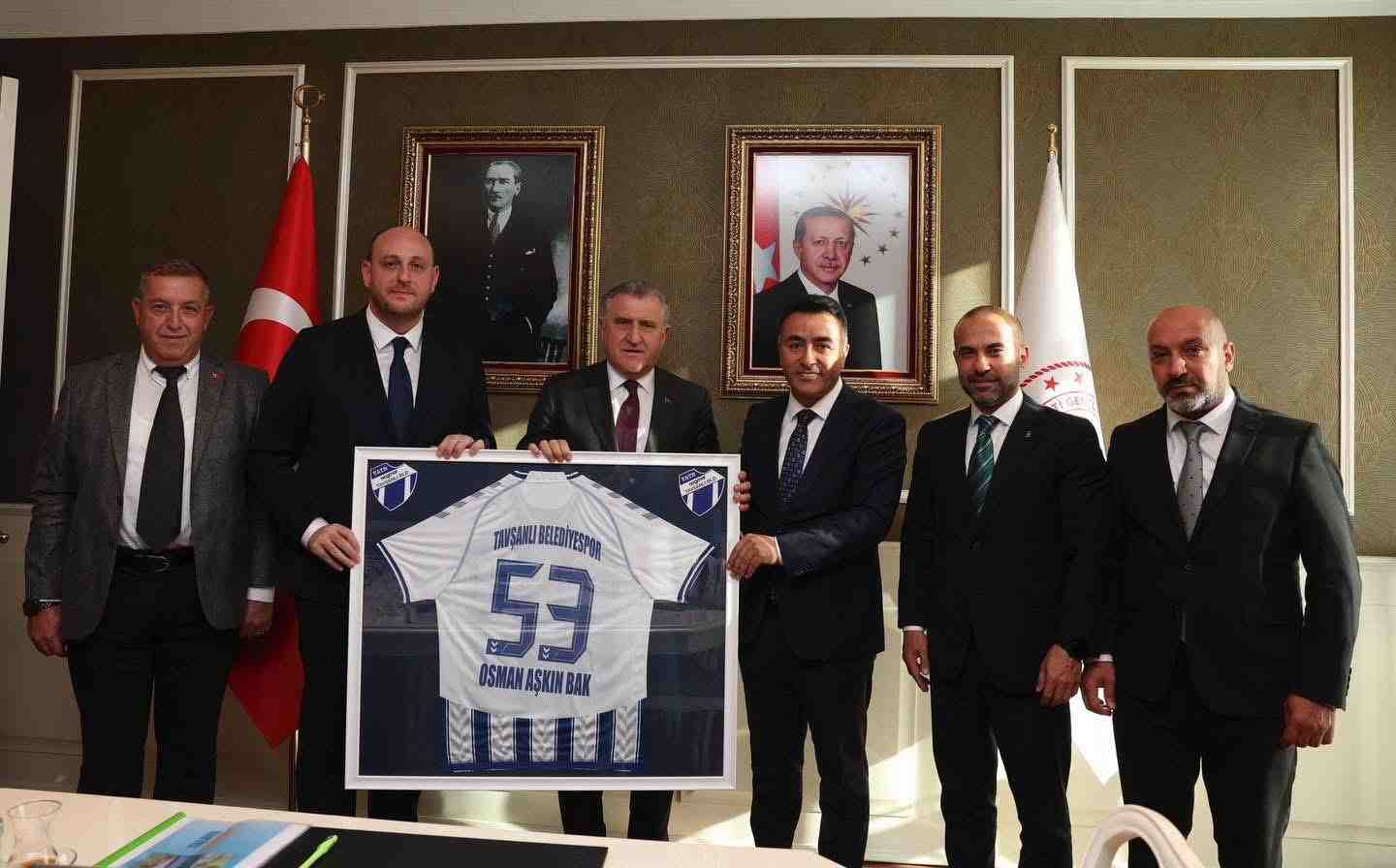 AK Parti Yalova teşkilatı, Gençlik ve Spor Bakanı Osman Aşkın