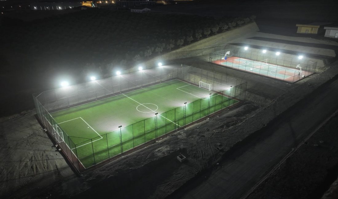 Yalova OSB’de Sosyal Yaşam ve Spor İçin Yeni Merkez Hizmete Girdi Yalova Makine İhtisas Organize Sanayi Bölgesi (Yalova OSB), sanayi üretiminin