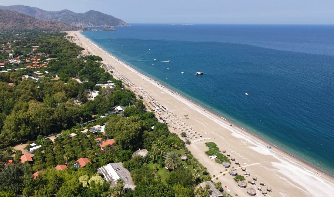 Antalya’nın Kemer ilçesine bağlı Çıralı, doğal güzellikleri ve sakin atmosferiyle