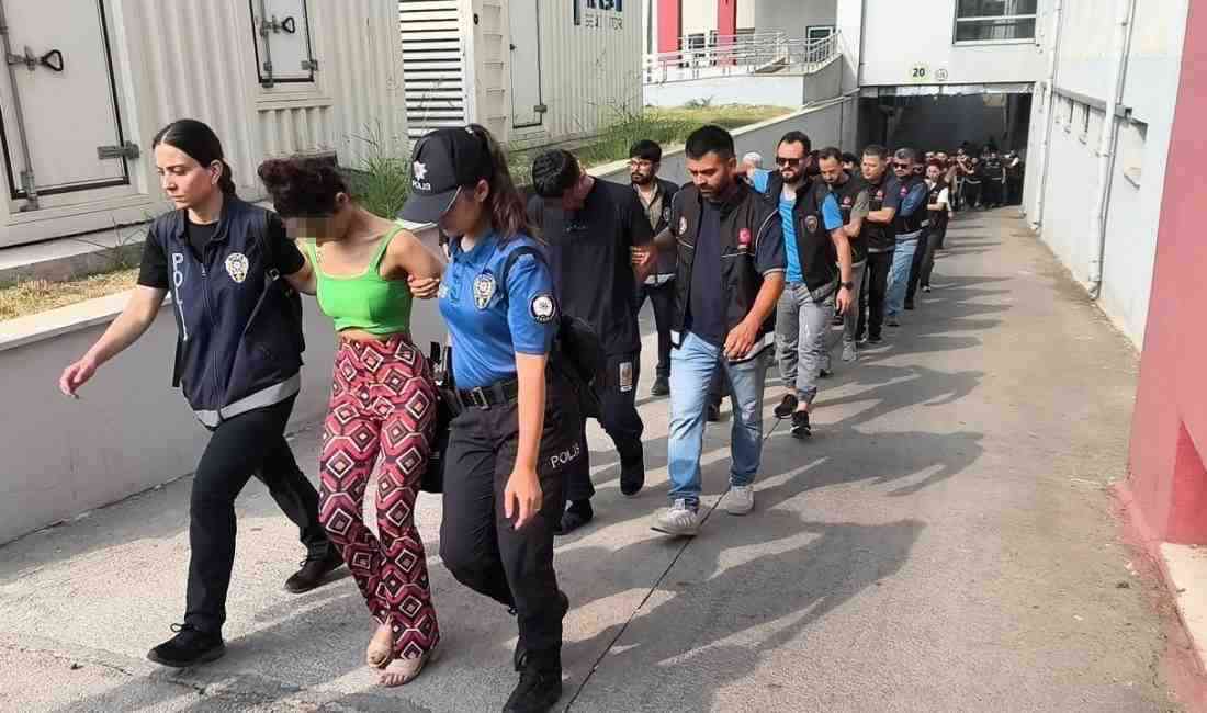 Adana İl Emniyet Müdürlüğü Narkotik Suçlarla Mücadele Şube Müdürlüğü ekiplerinin