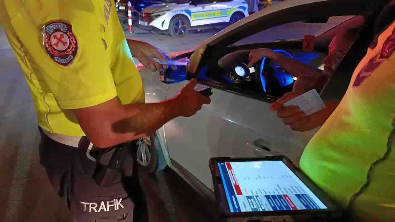 Adana’da polis ekiplerinin 12-13 Temmuz 2025 tarihlerinde gece saatlerinde gerçekleştirdiği