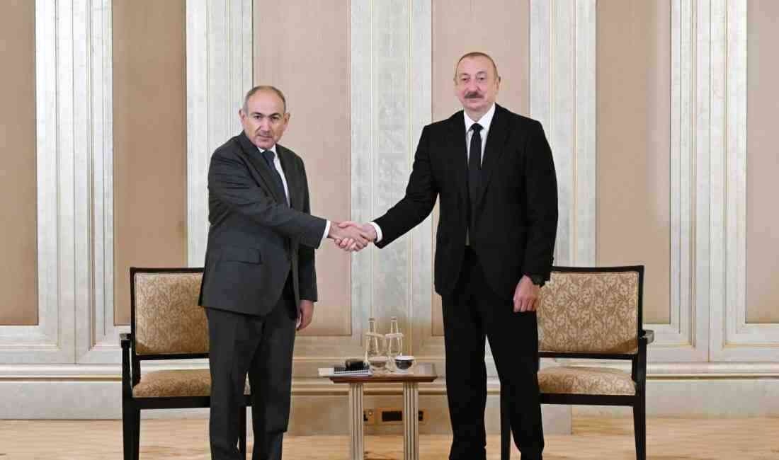 Azerbaycan ve Ermenistan Liderleri Yüz Yüze GörüşmedeAzerbaycan Cumhurbaşkanı İlham Aliyev