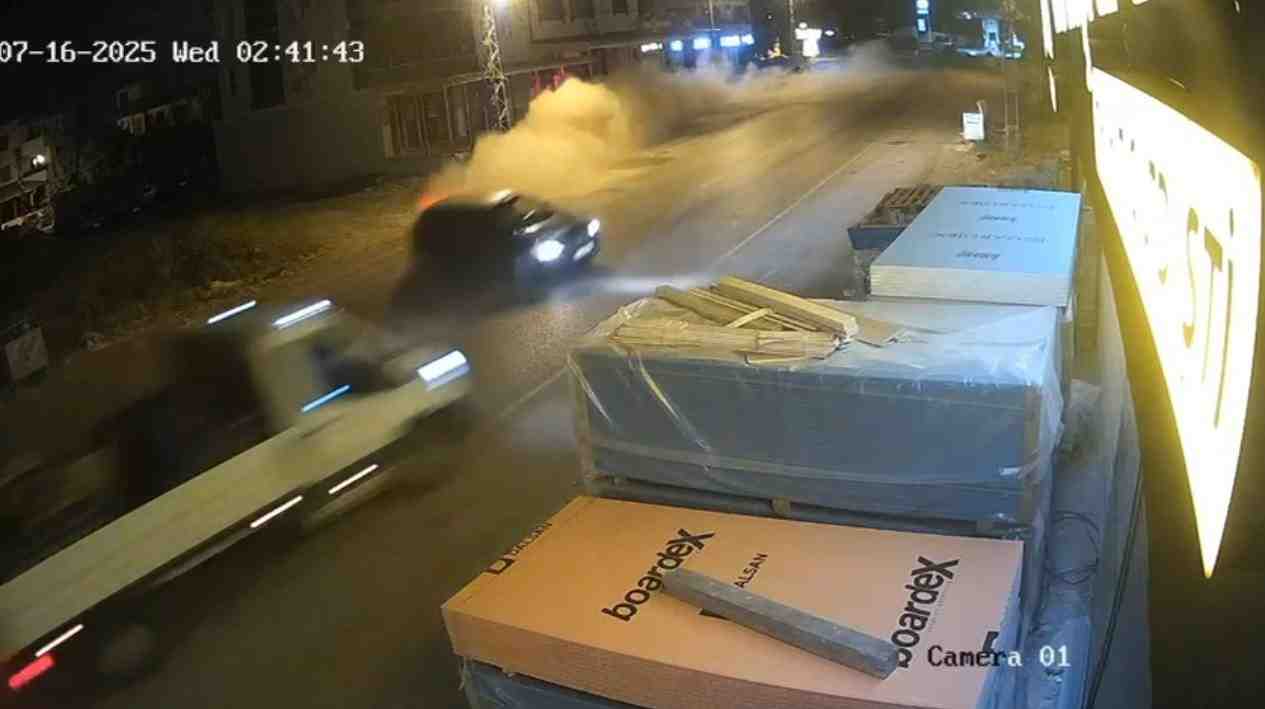Hatay’ın Arsuz ilçesinde gece saatlerinde meydana gelen trafik kazasında, alkollü