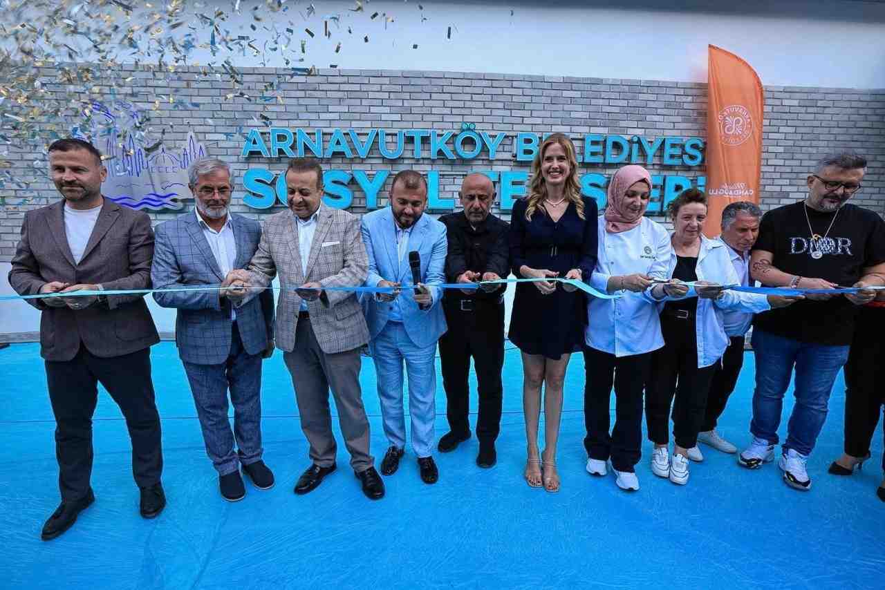 Arnavutköy Belediyesi tarafından Karaburun sahiline kazandırılan ve bölgeye sosyal yaşam