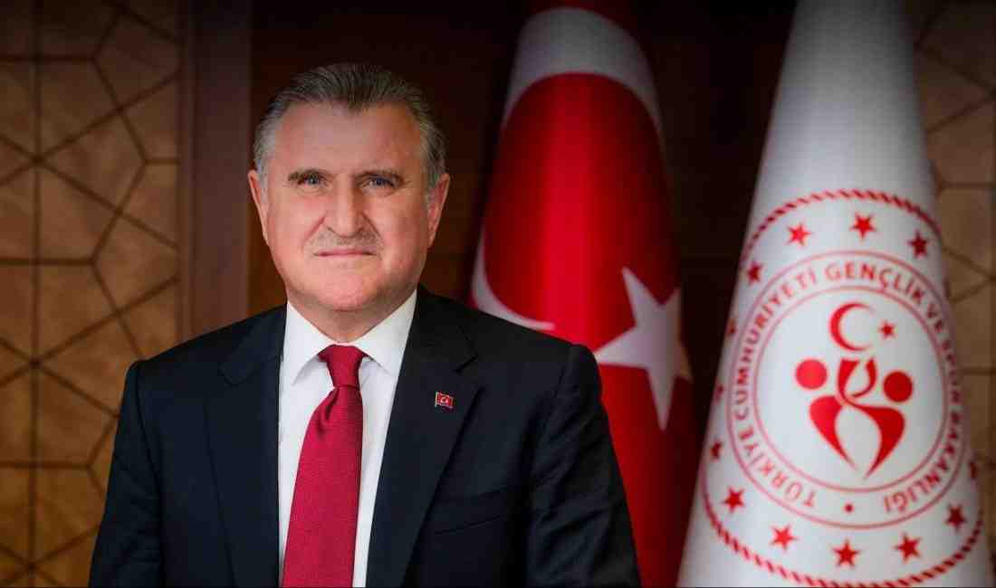Gençlik ve Spor Bakanı Osman Aşkın Bak, gençlerin Türkiye’yi gezerek
