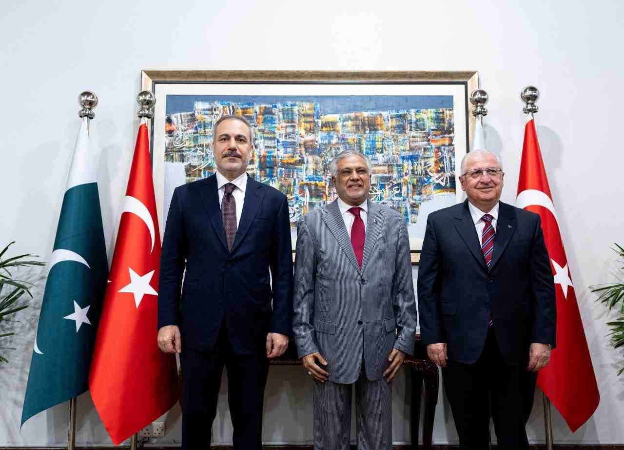 Türkiye ile Pakistan Arasında Diplomatik Temaslar SürüyorDışişleri Bakanı Hakan Fidan