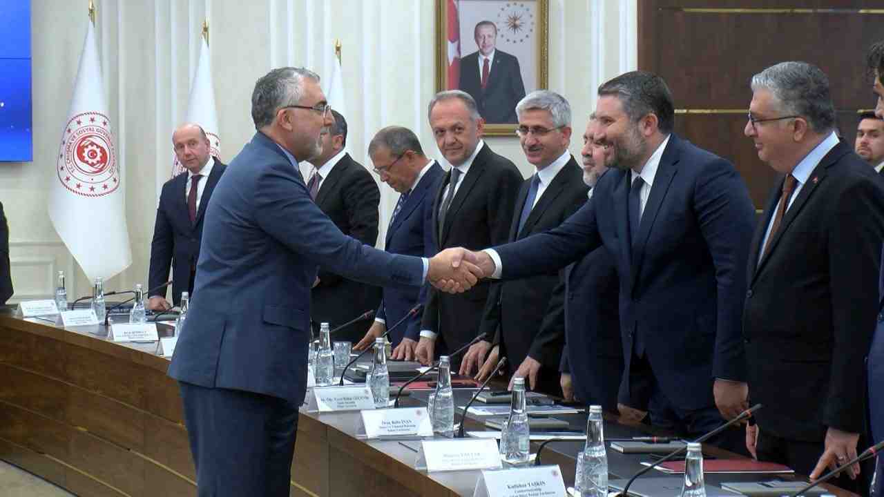 Yeni politika belgesi yolda, dijitalleşme süreci hız kazanıyor Çalışma ve