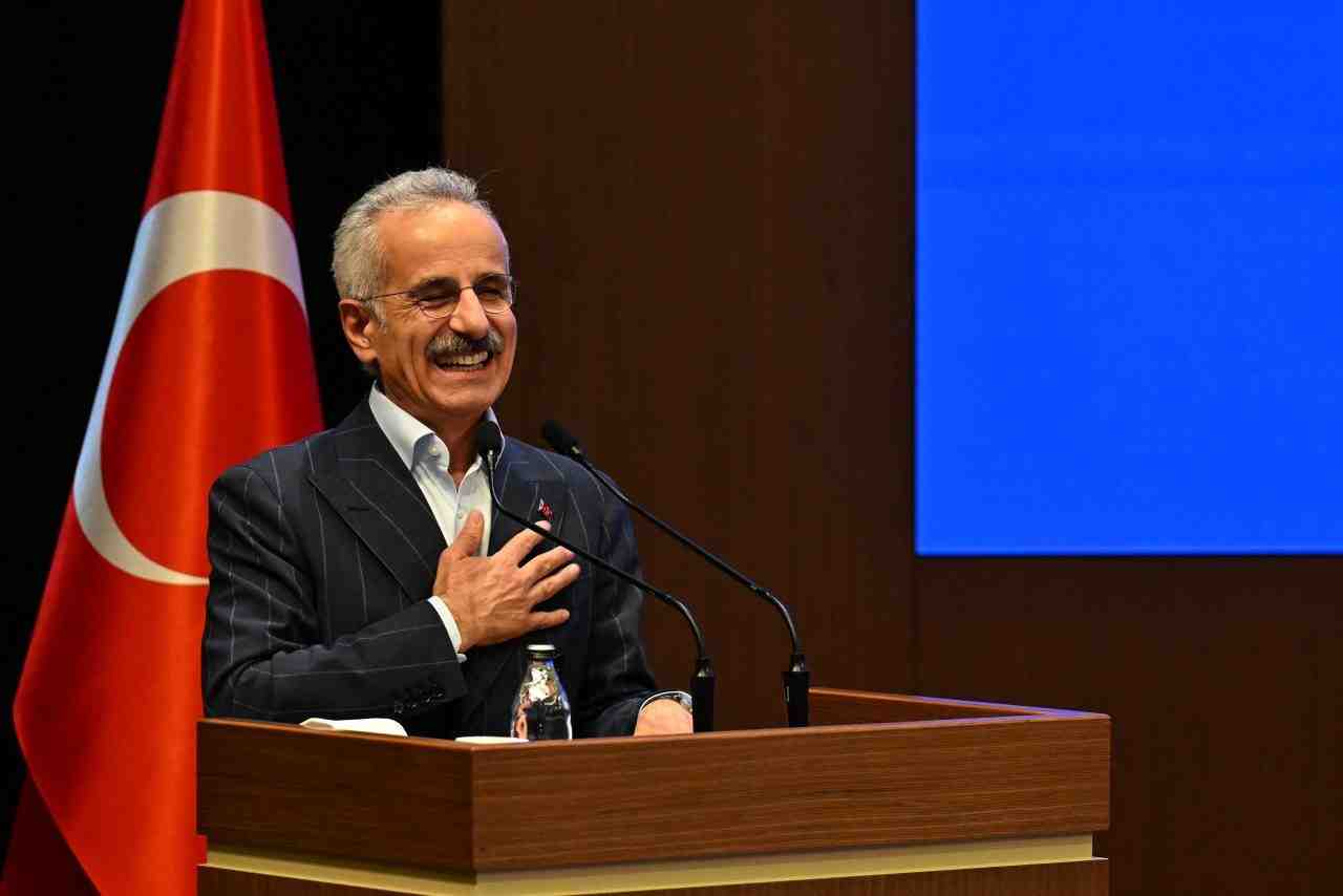 Ulaştırma ve Altyapı Bakanı Abdulkadir Uraloğlu, Ankara Esenboğa Havalimanı’nı şehir