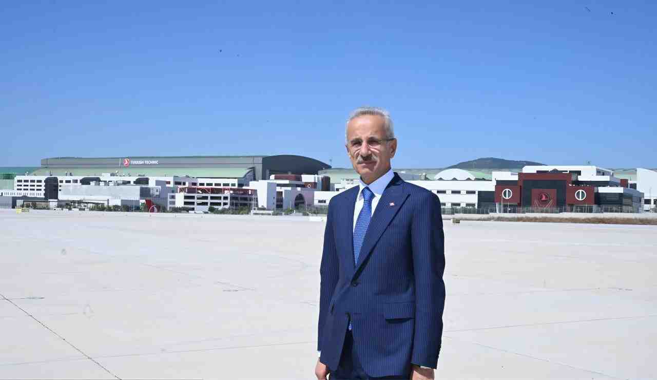 Ulaştırma ve Altyapı Bakanı Abdulkadir Uraloğlu, İstanbul Havalimanı’nın günlük ortalama