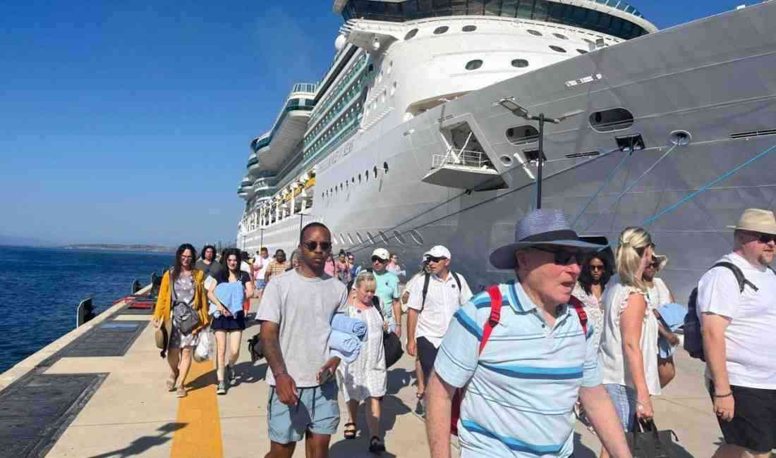 Kruvaziyer ve Hava Yoluyla Yoğun Turist AkınıTürkiye’nin dünyaca ünlü turizm