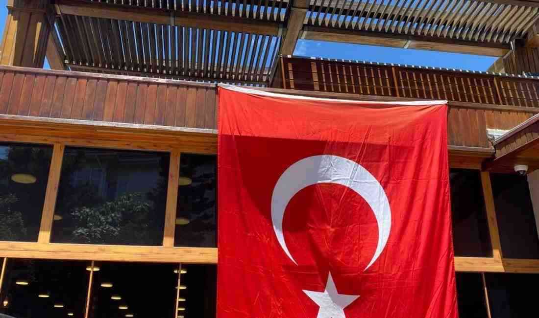 Cumhurbaşkanı Recep Tayyip Erdoğan’ın “Türkiye’nin her hanesi ay yıldızlı bayrağımızla