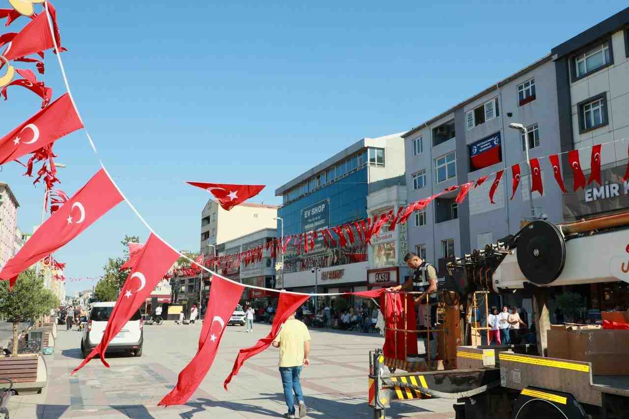 Cumhurbaşkanı Recep Tayyip Erdoğan’ın “Türkiye’nin her hanesi ay yıldızlı bayrağımızla