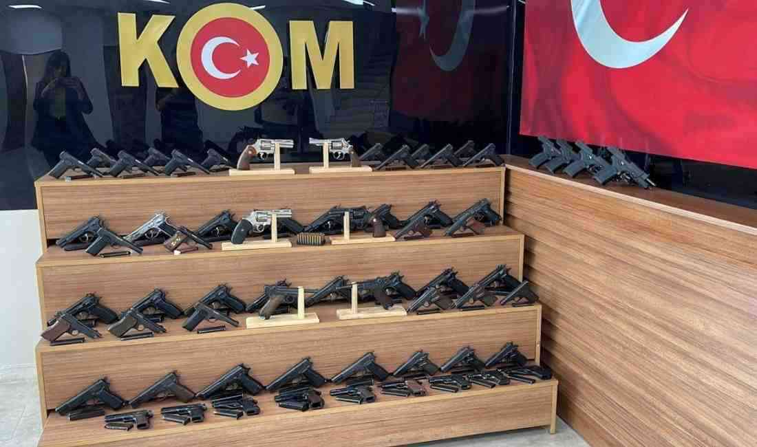 65 Ruhsatsız Tabanca, 79 Şarjör ve 50 Mermi YakalandıŞanlıurfa’da polis