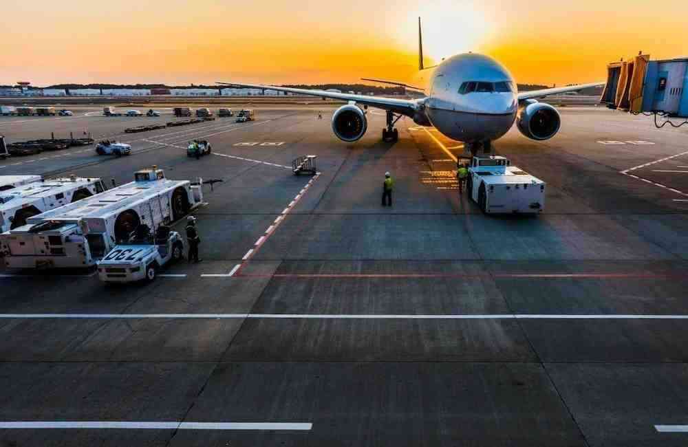 Fransa’da, başta başkent Paris olmak üzere birçok şehirde havalimanı çalışanlarının