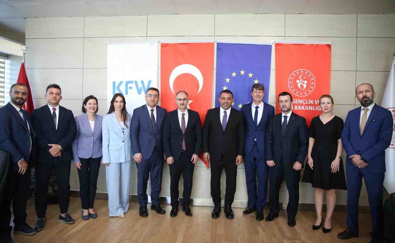 Türkiye’de geçici koruma altındaki Suriyelilere yönelik sosyal uyum odaklı projeler