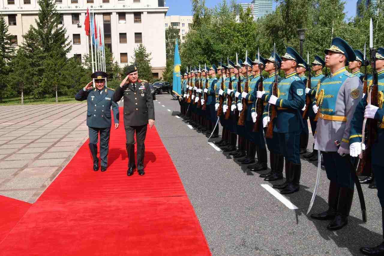Genelkurmay Başkanı Orgeneral Metin Gürak, resmi temaslarda bulunmak üzere Kazakistan’ın