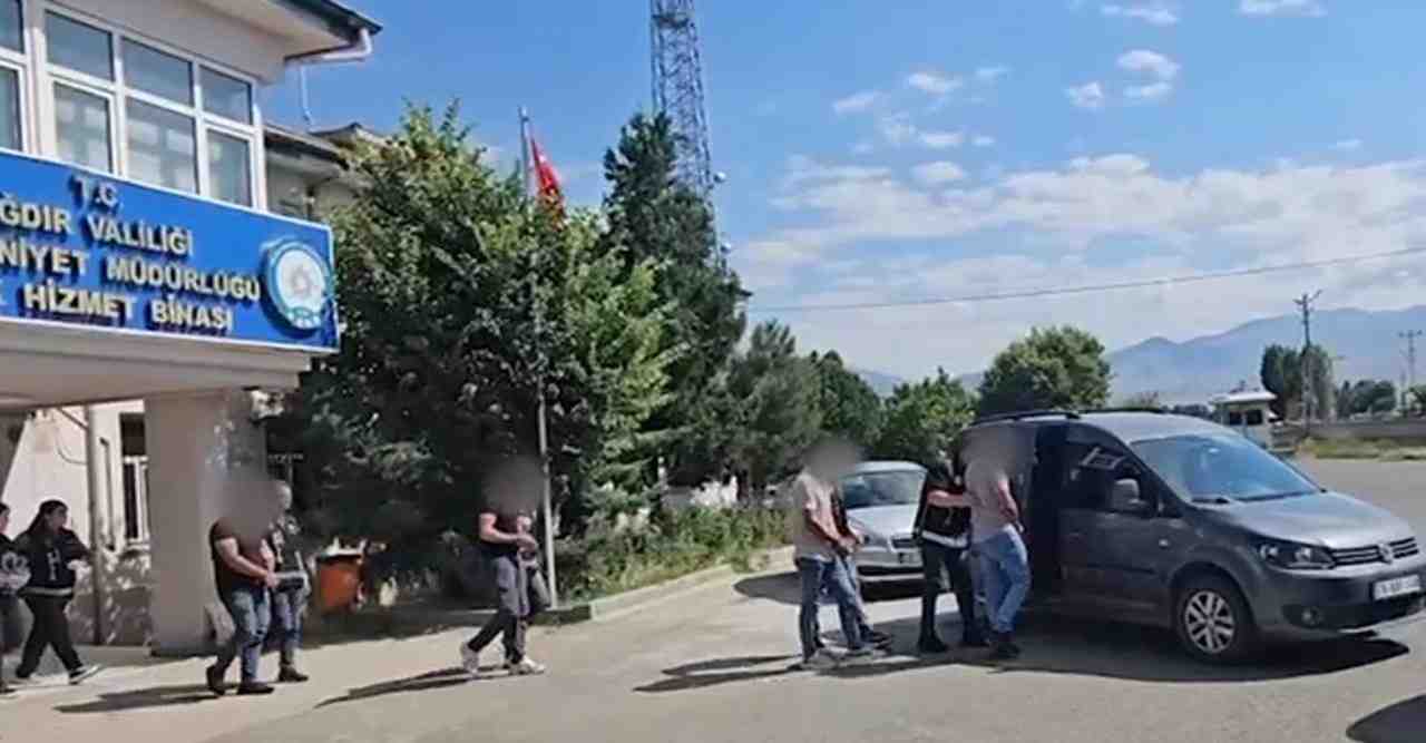 Aynı Daireyi Birden Fazla Kişiye SattılarIğdır ve Kayseri’de düzenlenen eş