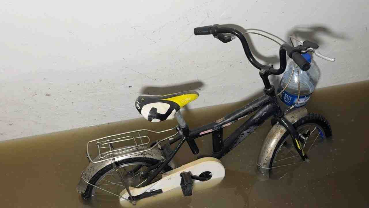 İstanbul Avcılar’da, Gümüşpala Mahallesi’nde üç ayrı binanın bodrum katlarını 3