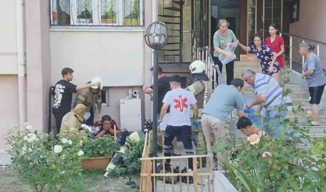 Beylikdüzü’nde Kimyasal Madde Paniği: Bina Tahliye Edildi, Zehirlenme Şüphesiyle Hastaneye Kaldırılanlar Var 15 Katlı Bina Boşaltıldı İstanbul Beylikdüzü’nde, 15 katlı bir binanın