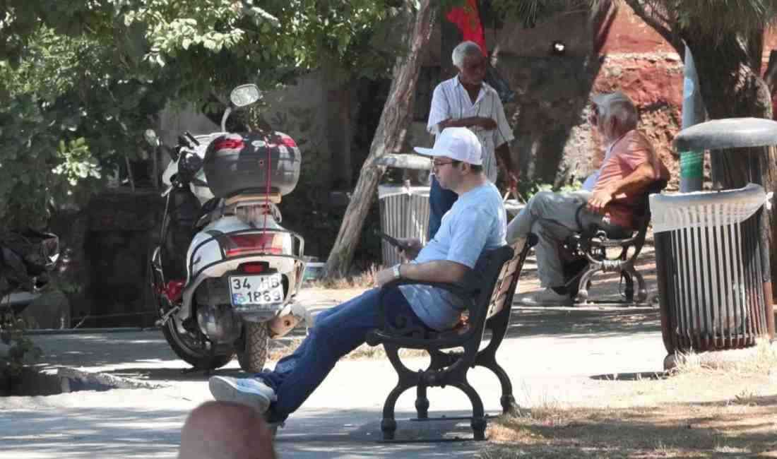 İstanbul ve Türkiye genelinde etkisini sürdüren Afrika sıcaklıkları, hafta boyunca