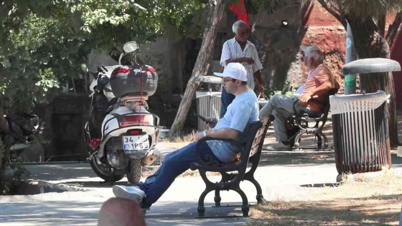 İstanbul ve Türkiye genelinde etkisini sürdüren Afrika sıcaklıkları, hafta boyunca