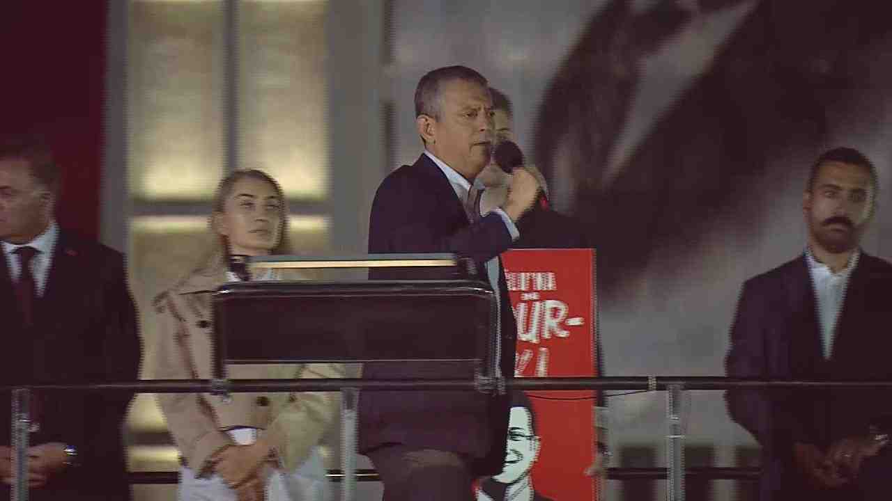 Dezenformasyonla Mücadele Merkezi (DMM), CHP Genel Başkanı Özgür Özel’in Cumhurbaşkanı