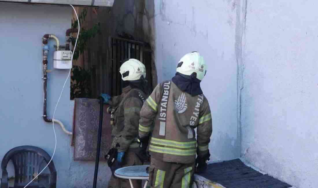 İstanbul Ümraniye’de Dumlupınar Mahallesi’nde bulunan bir gecekonduda akşam saatlerinde yangın