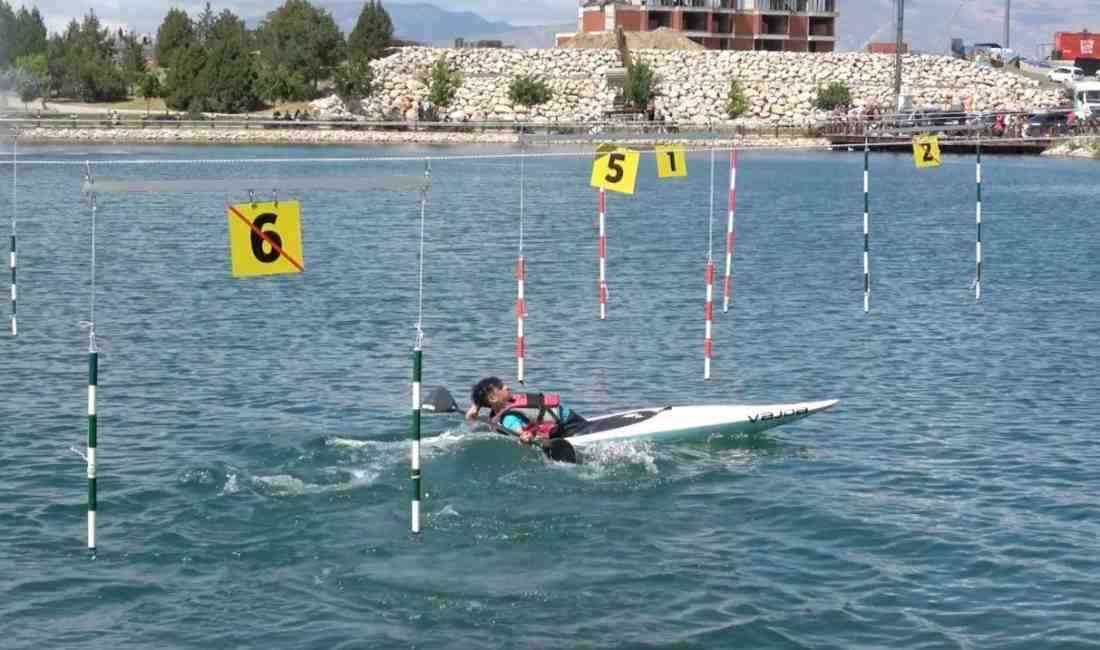 Temel Eğitim Durgun Suda, Uygulama Coşkun NehirdeErzincan’da kano sporcuları, temel