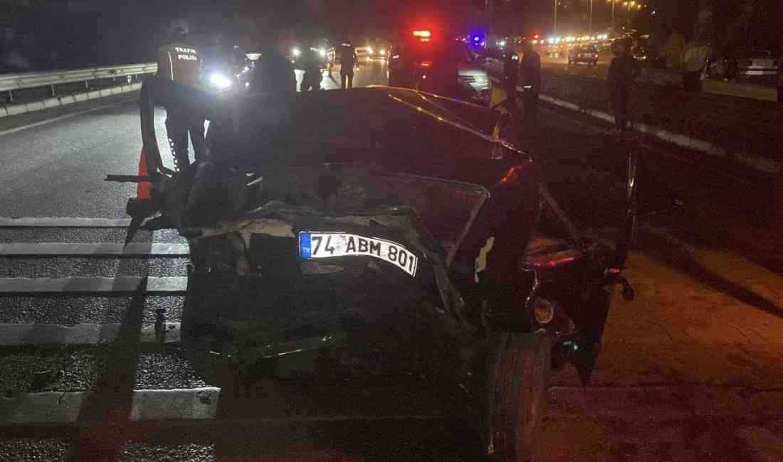 İki Otomobil Kafa Kafaya Çarpıştı Karabük’ün Safranbolu ilçesinde gece saatlerinde