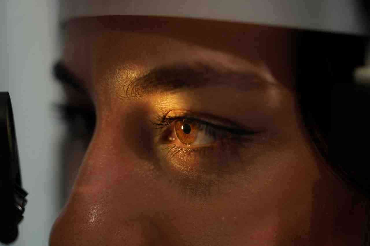 Kuru göz hastalığının toplumda yaygın fakat çoğunlukla hafife alındığını belirten