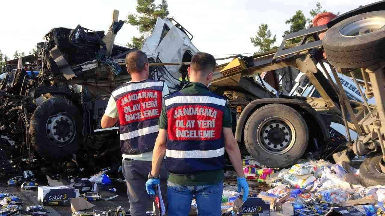 Lastik Patlaması Facia Getirdi Antalya’nın Aksu ilçesi yakınlarında meydana gelen