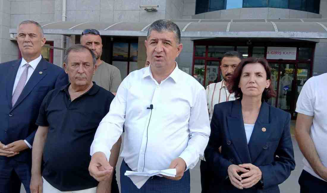 Antalya’nın Manavgat ilçesinde yürütülen rüşvet ve yolsuzluk soruşturması kapsamında tutuklanan