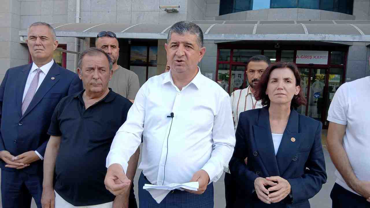 Antalya’nın Manavgat ilçesinde yürütülen rüşvet ve yolsuzluk soruşturması kapsamında tutuklanan