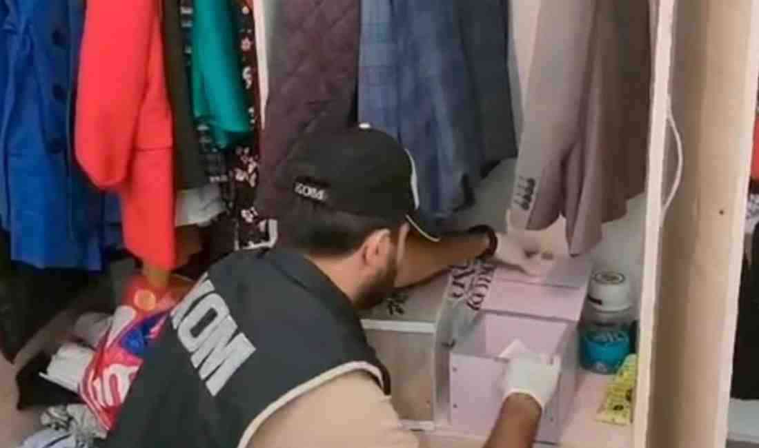 Vatandaşları Tehdit Ederek Mal Varlıklarına El KoydularMersin’in Anamur ilçesinde Kaçakçılık