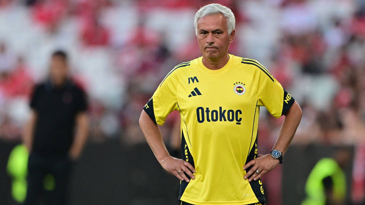 Fenerbahçe Teknik Direktörü, sadece sportif başarılarıyla değil, kültürel katkılarıyla da