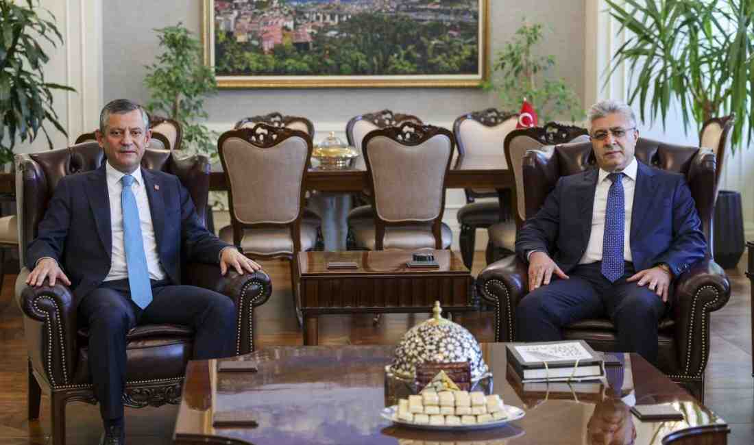 CHP Lideri Özgür Özel’den Yargıtay Cumhuriyet Başsavcısı’na Ziyaret Özgür Özel’in Şentürk ile gerçekleştirdiği görüşme 1,5 saat sürdü CHP