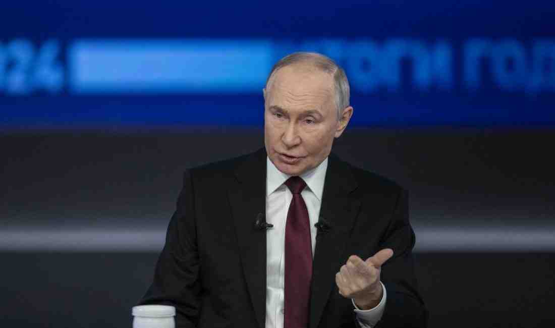 Rusya Devlet Başkanı Vladimir Putin ile Fransa Cumhurbaşkanı Emmanuel Macron,
