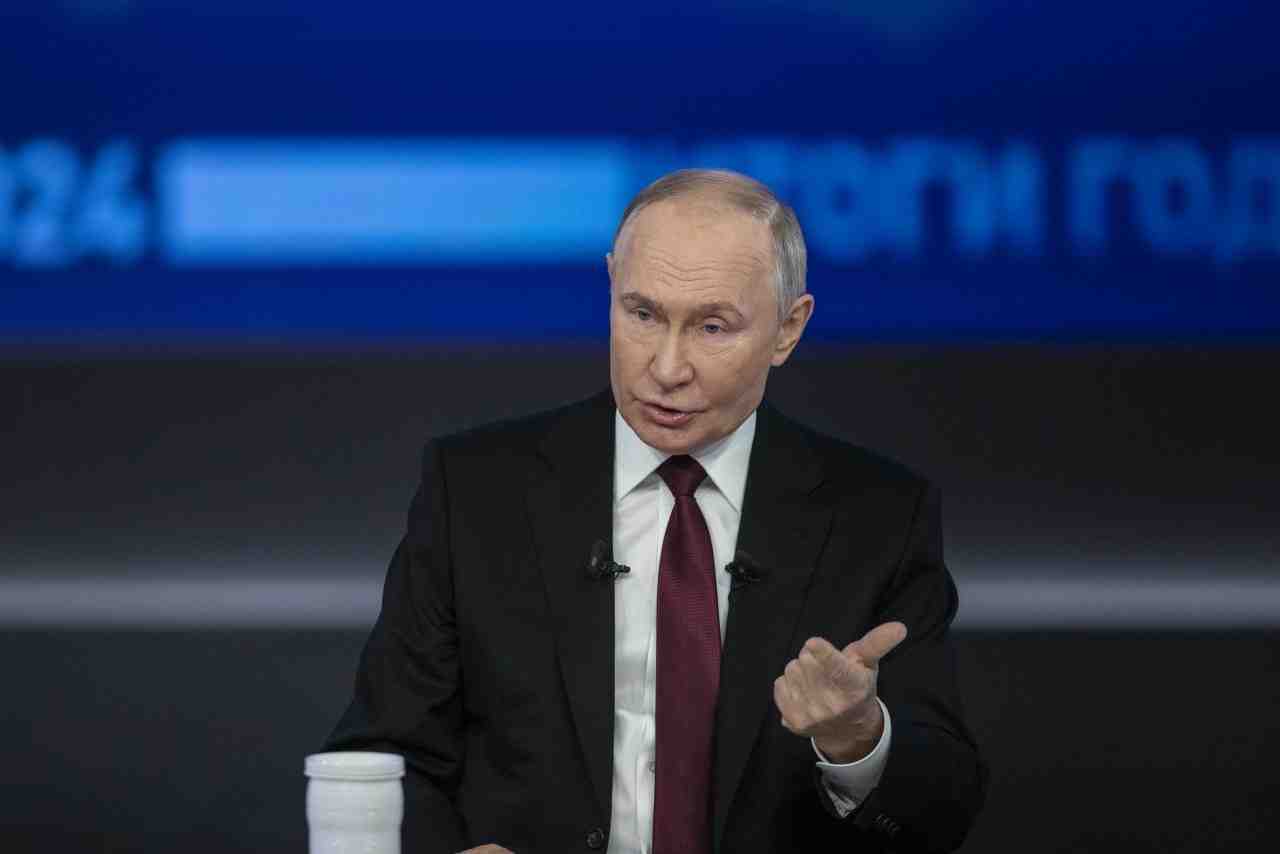 Rusya Devlet Başkanı Vladimir Putin ile Fransa Cumhurbaşkanı Emmanuel Macron,