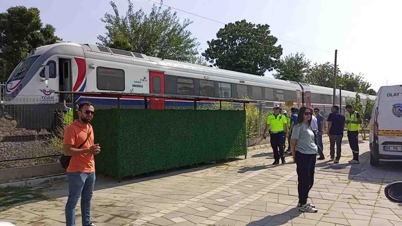 Aydın’ın Nazilli ilçesinde sabah saatlerinde meydana gelen tren kazasında bir