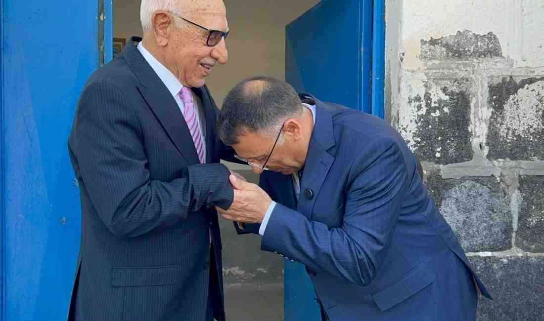 Iğdır Üniversitesi Rektörü Prof. Dr. Ekrem Gürel (56), çocukluk yıllarını