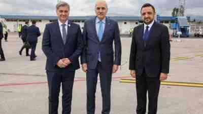 Saraybosna’da Resmi KarşılamaTürkiye Büyük Millet Meclisi (TBMM) Başkanı Numan Kurtulmuş,