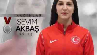İtalya’nın Caorle kentinde düzenlenen U20 Avrupa Güreş Şampiyonası’nda, kadınlar 59