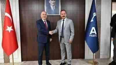 Zafer Partisi Genel Başkanı Ümit Özdağ ve beraberindeki heyet, Anahtar
