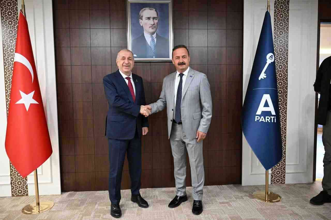 Zafer Partisi Genel Başkanı Ümit Özdağ ve beraberindeki heyet, Anahtar